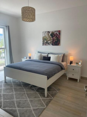 A Place to Stay 1BR Waters Edge Theme Parks, Yas Island